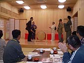 「おまわりホイ」で大盛り上がり!